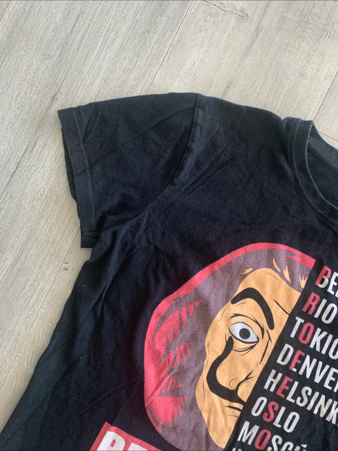Money Heist Bella Ciao T-shirt, Size M image indicator(3)
