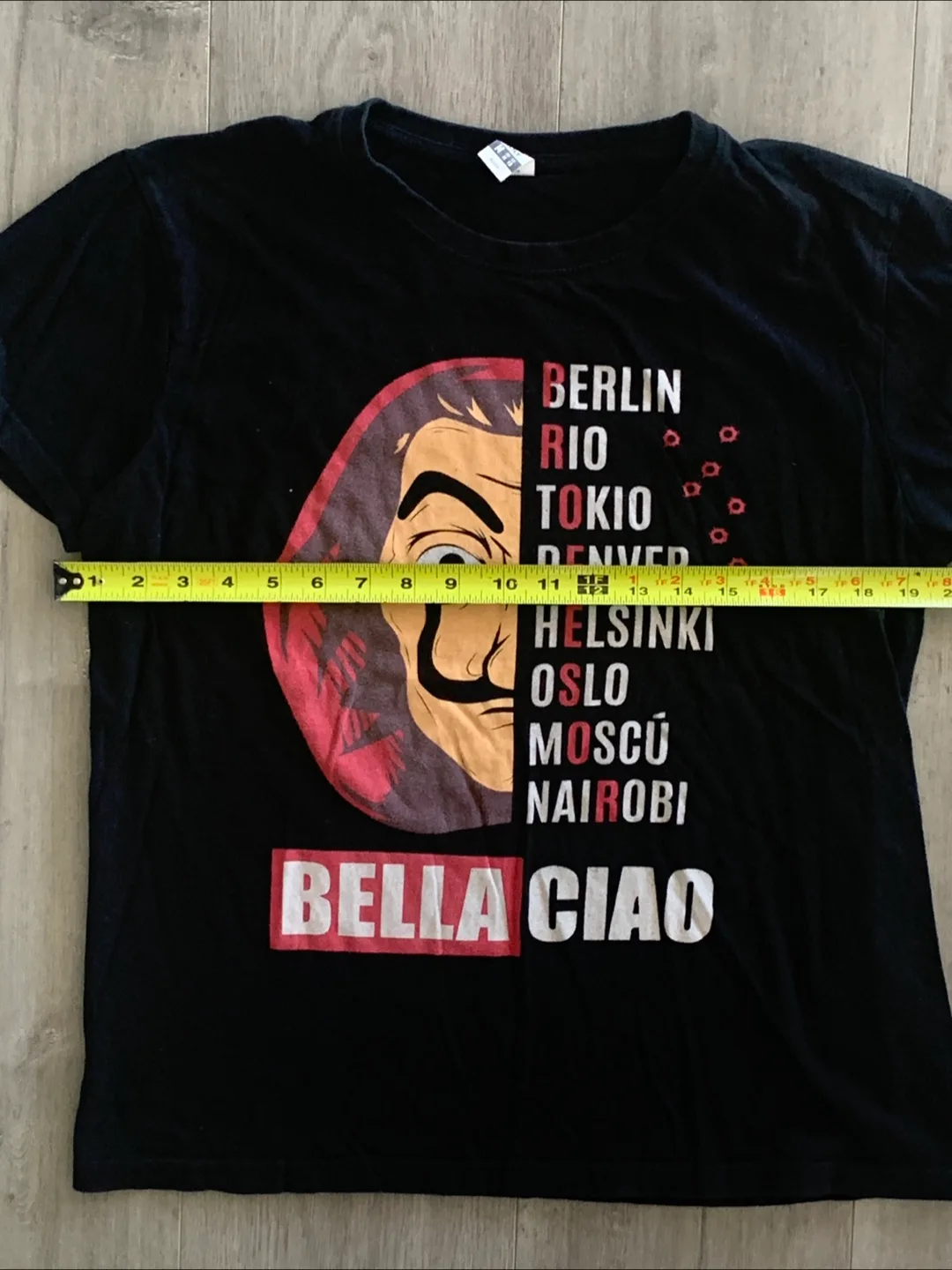 Money Heist Bella Ciao T-shirt, Size M image indicator(6)