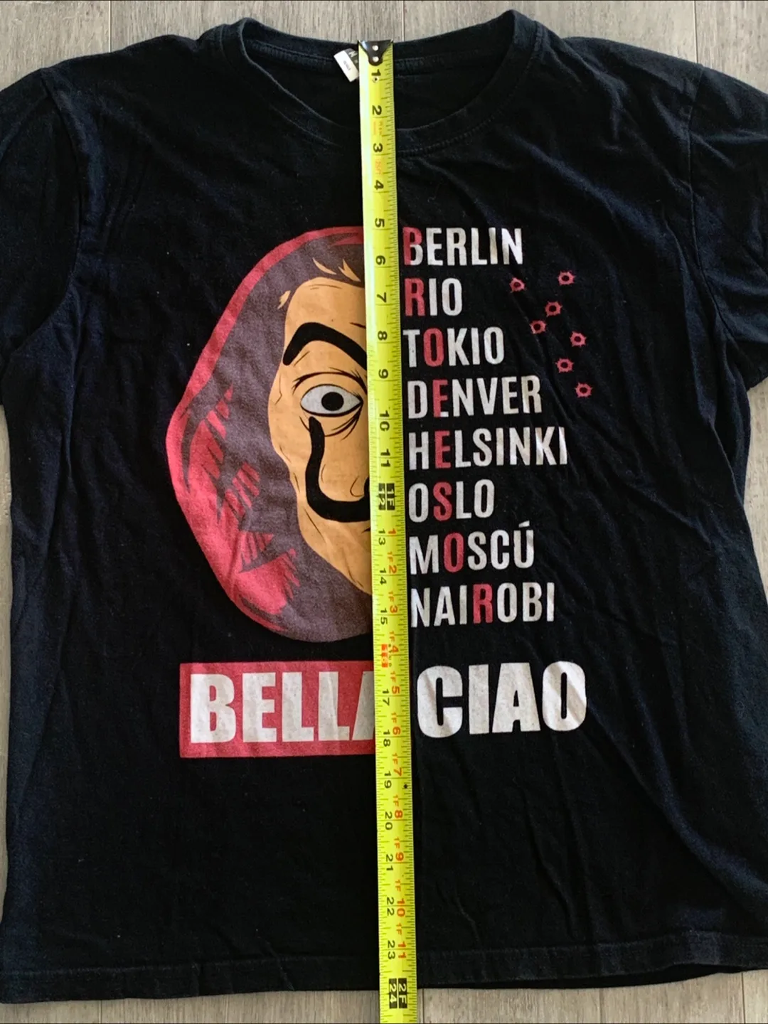 Money Heist Bella Ciao T-shirt, Size M image indicator(7)