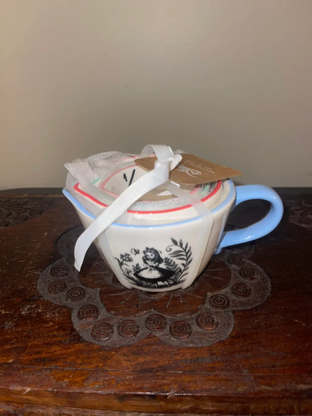 Disney Alice in Wonderland Measuring  #freecycle thumbnail