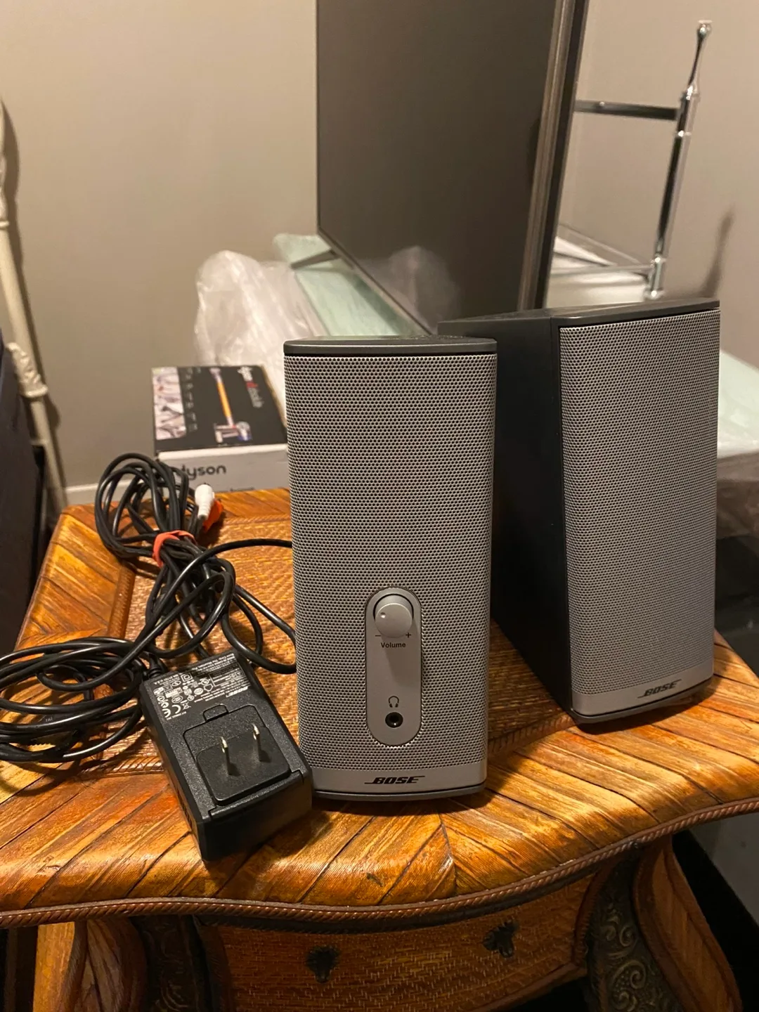 Bose Companion 2 Series II Multimedia Speaker System thumbnail