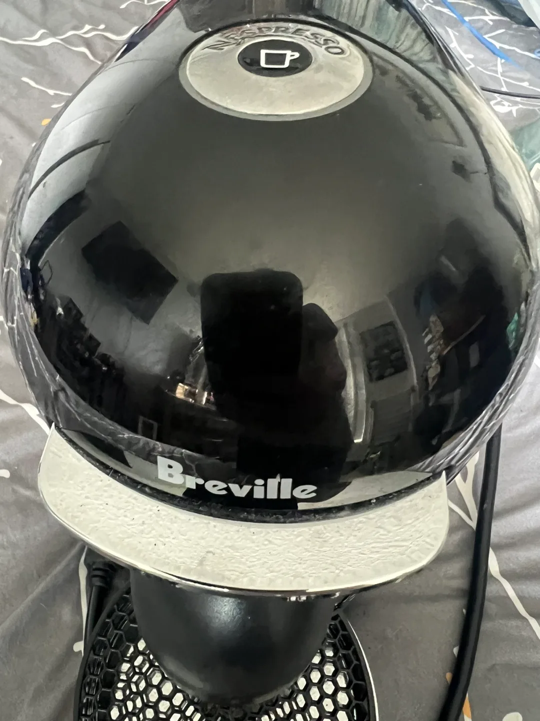 Breville Nespresso Vertuo Coffee Machine image indicator(2)