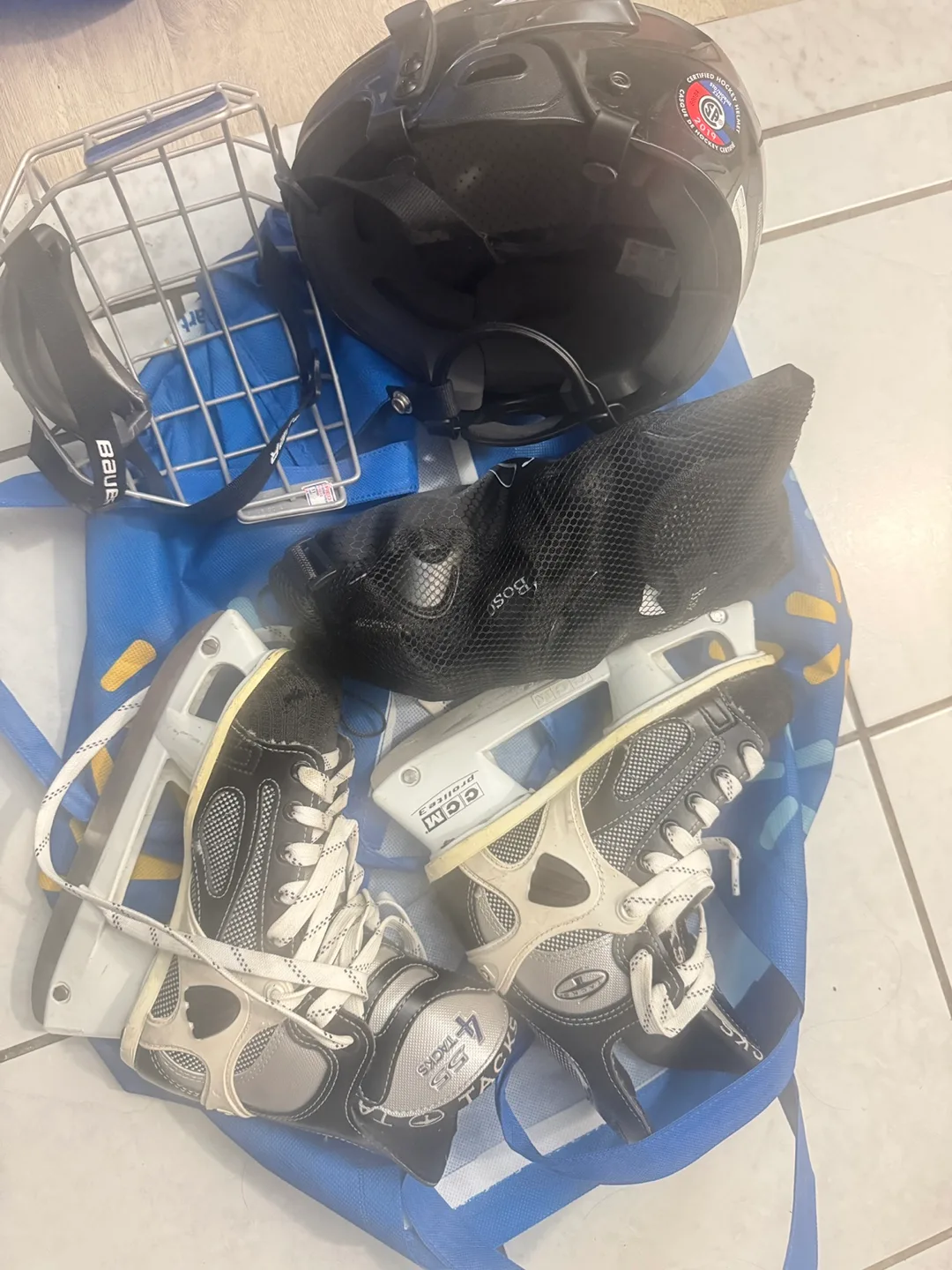 CCM Prolite 3 Hockey Skates, Size 3.5 thumbnail