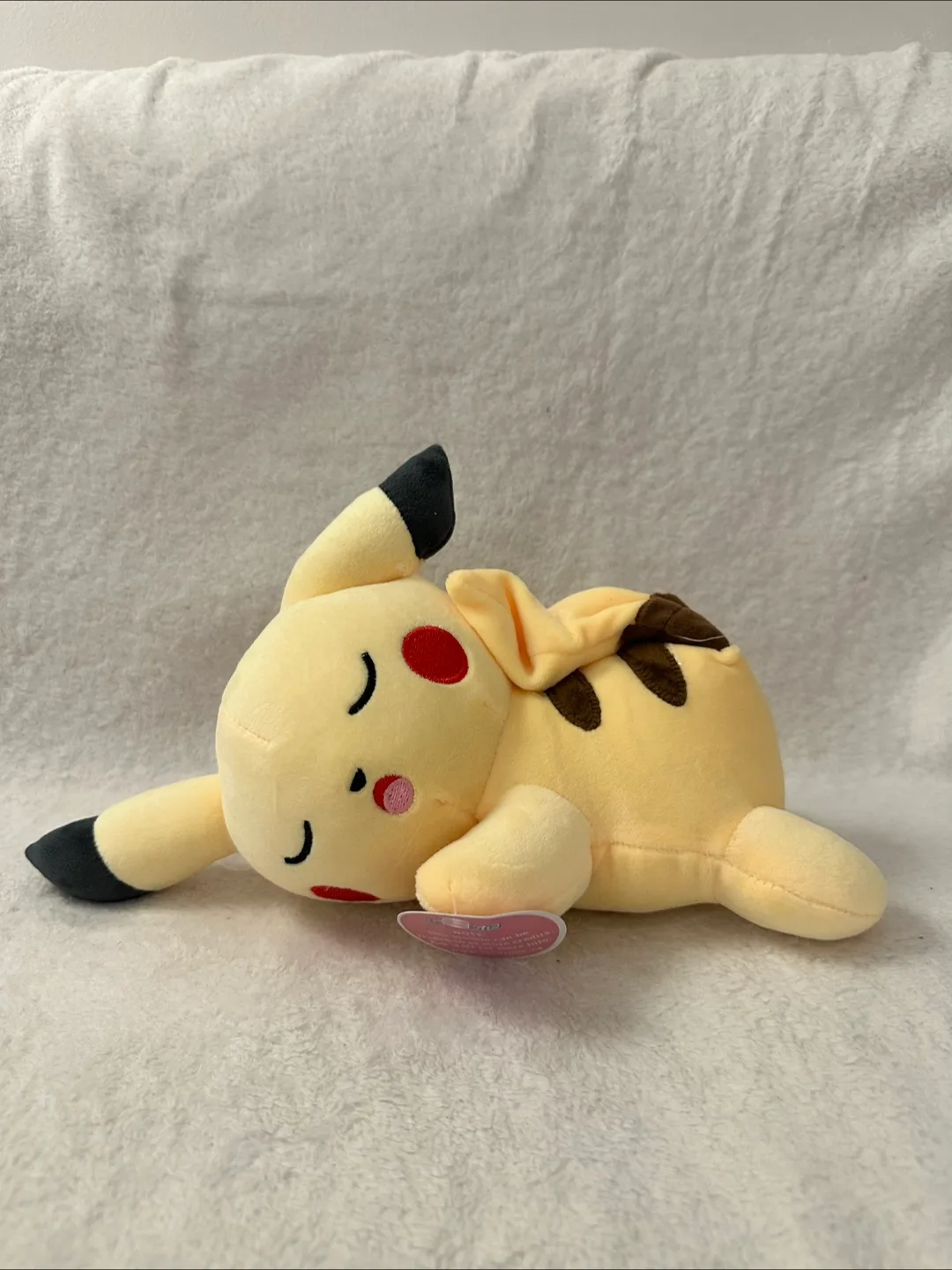 New Sleeping Pikachu plushy - Pokémon thumbnail