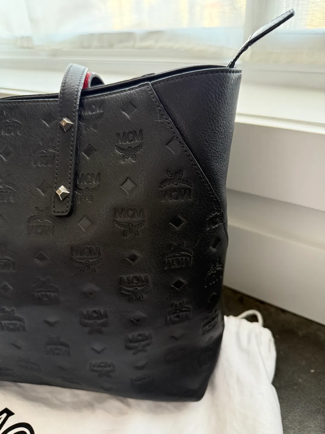 MCM Black Leather Tote Bag image indicator(3)