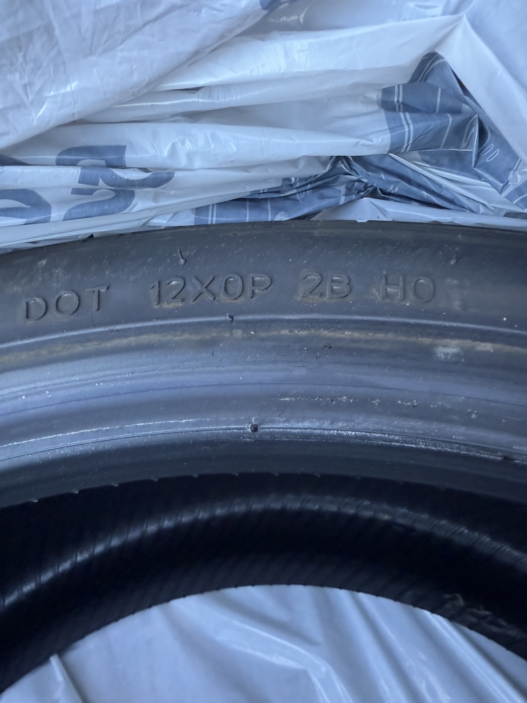Brand New set of 4 Hankook Ventus S1 evo3 235/35R19 Tires - photo 4