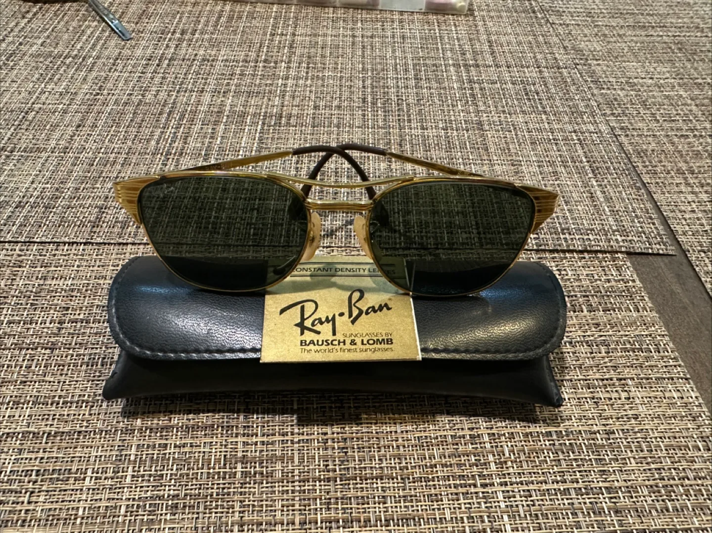 Ray-Ban Sunglasses image indicator(3)