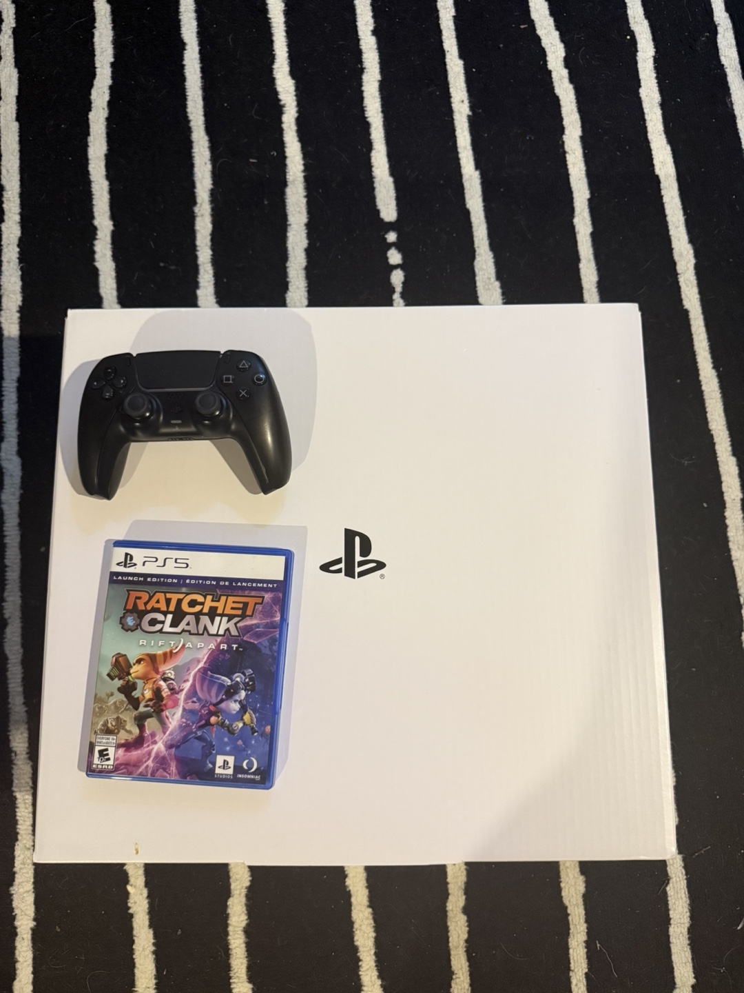 Sony PlayStation 5 (PS5)with box, one game and 2 controllers