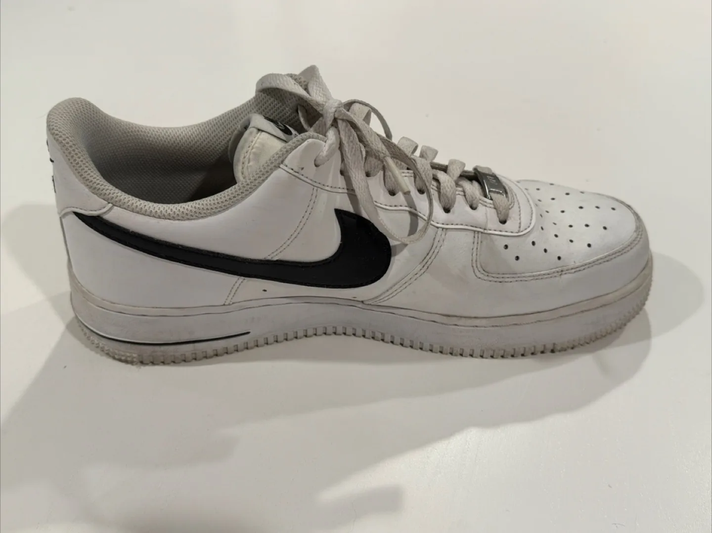 Nike Air Force 1 White Sneakers image indicator(3)