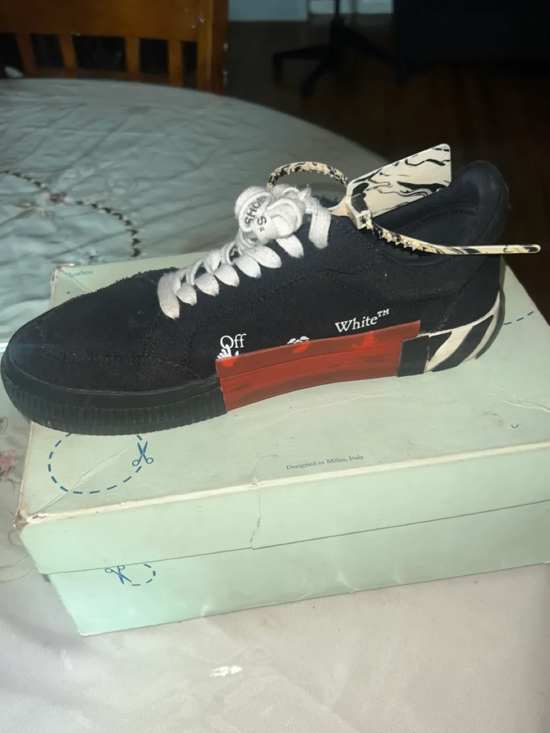 Off-White Black Canvas Low Vulcanized Sneakers image indicator(2)