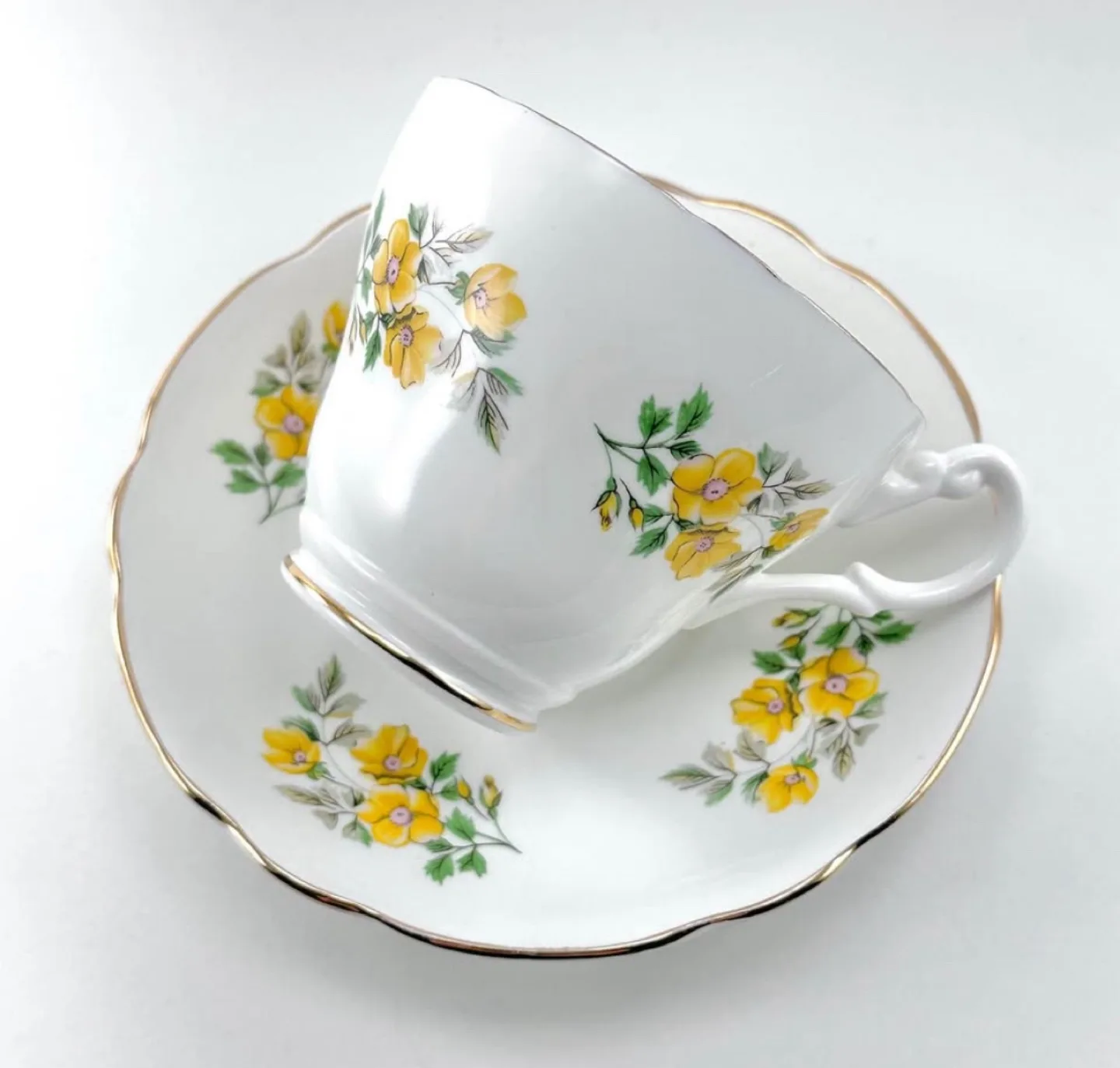 Royal Ascot yellow flower teacup thumbnail