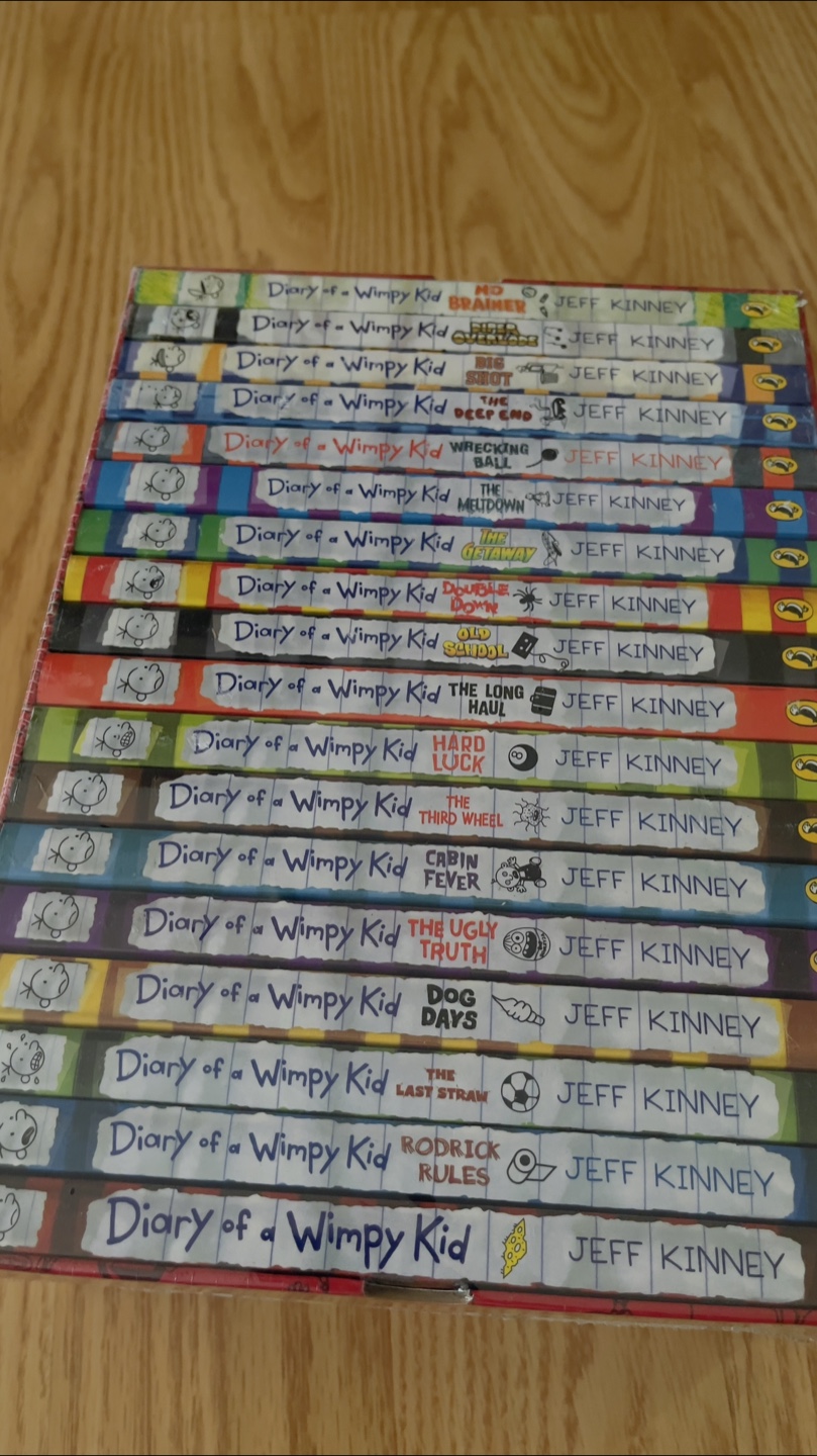 Diary of a Wimpy Kid 1-18 Book Boxed Set by Jeff Kinney - photo 2