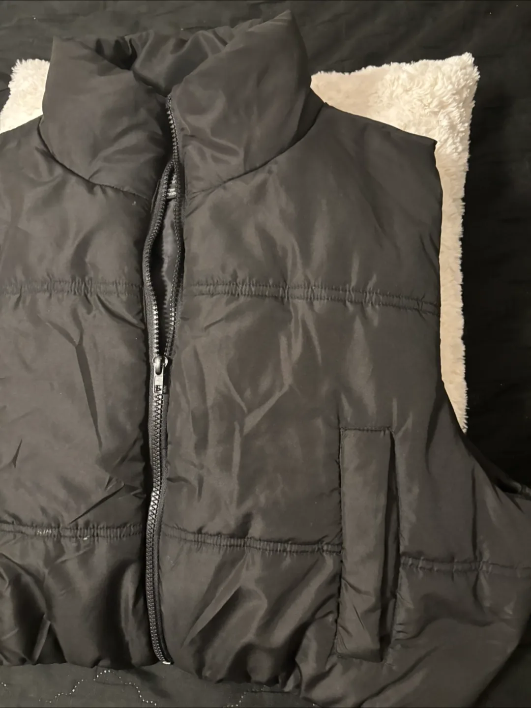 Forever 21 Black Puffer Vest - Size M image indicator(2)