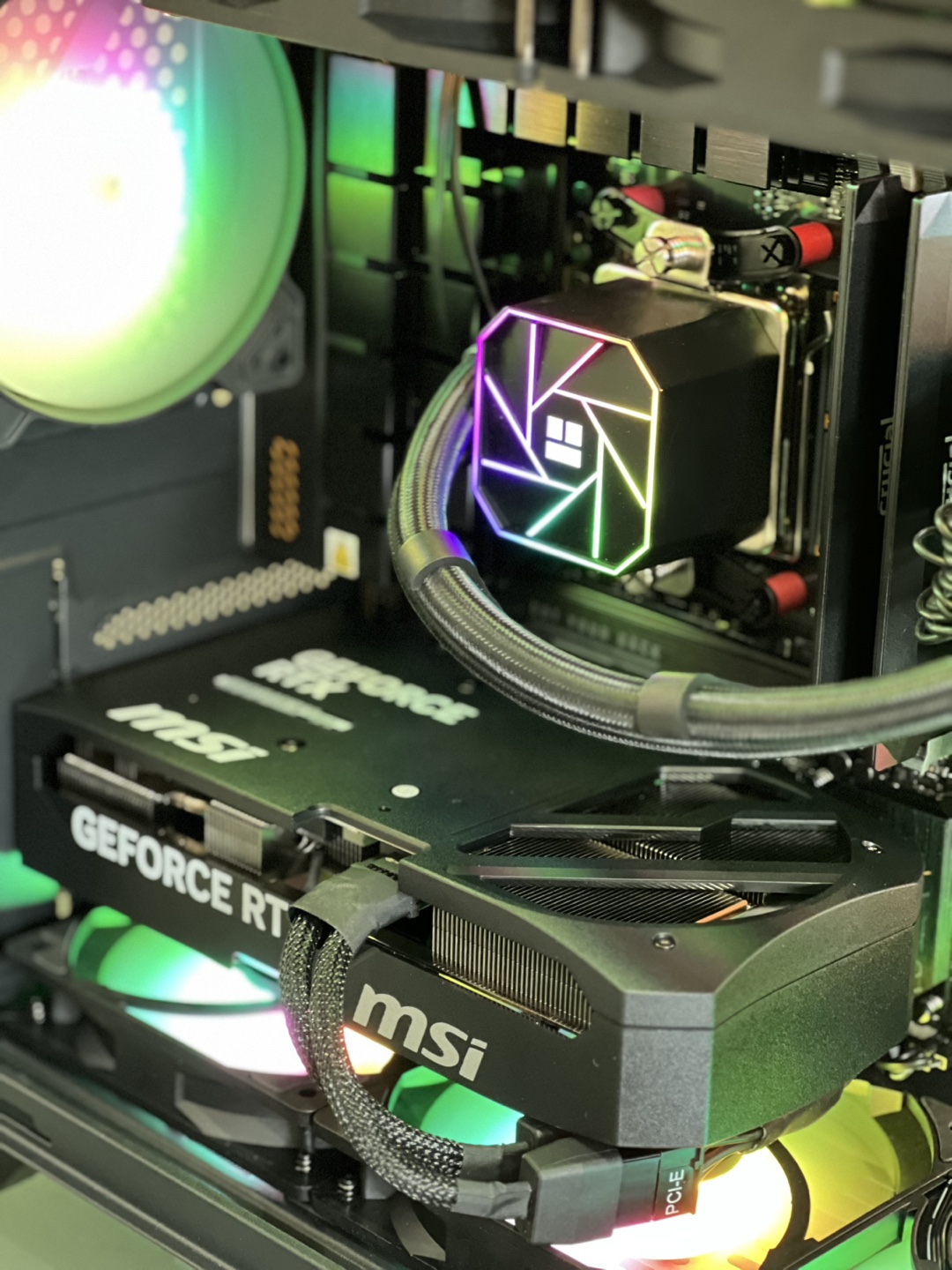 RTX 5070 Gaming PC - Ryzen 7800x3D - 32GB RAM - 2TB NVME SSD - photo 3