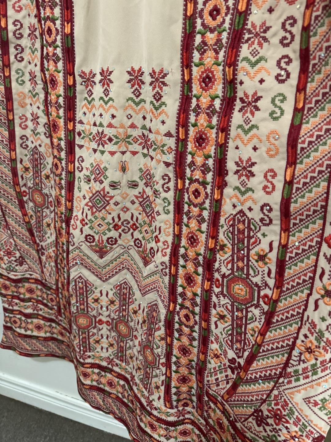 Embroidered Beige Dress size 4 - photo 3