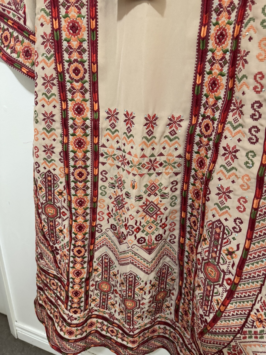 Embroidered Beige Dress size 4 - photo 5