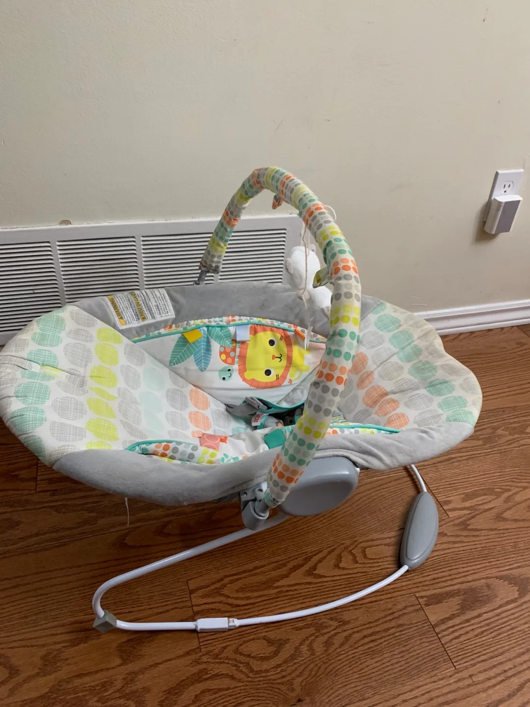 Baby Bouncer Bassinet with Hanging Toy image indicator(2)