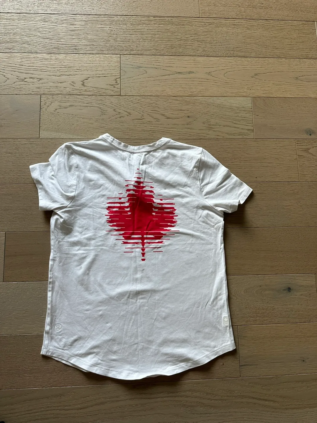 Lululemon team Canada size 6 woman’s tshirt thumbnail
