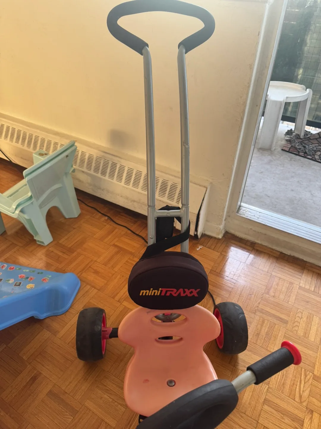 Mini Traxx Pink Tricycle thumbnail