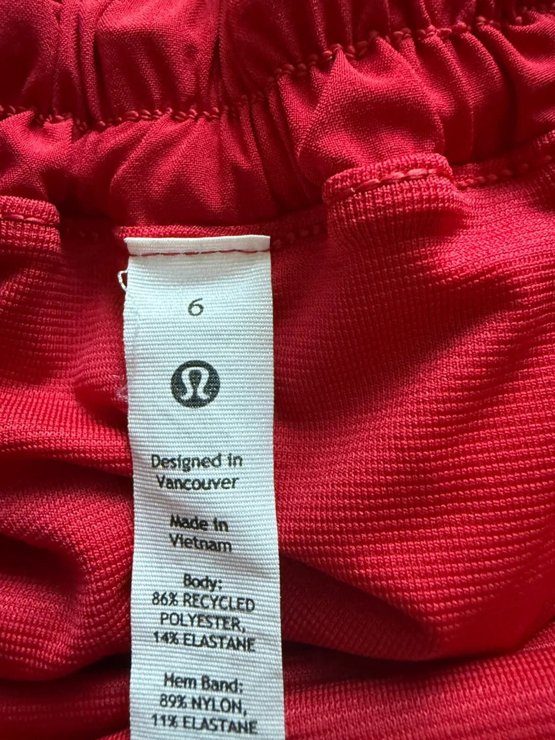 Lululemon hottie hot size 6 red shorts image indicator(3)