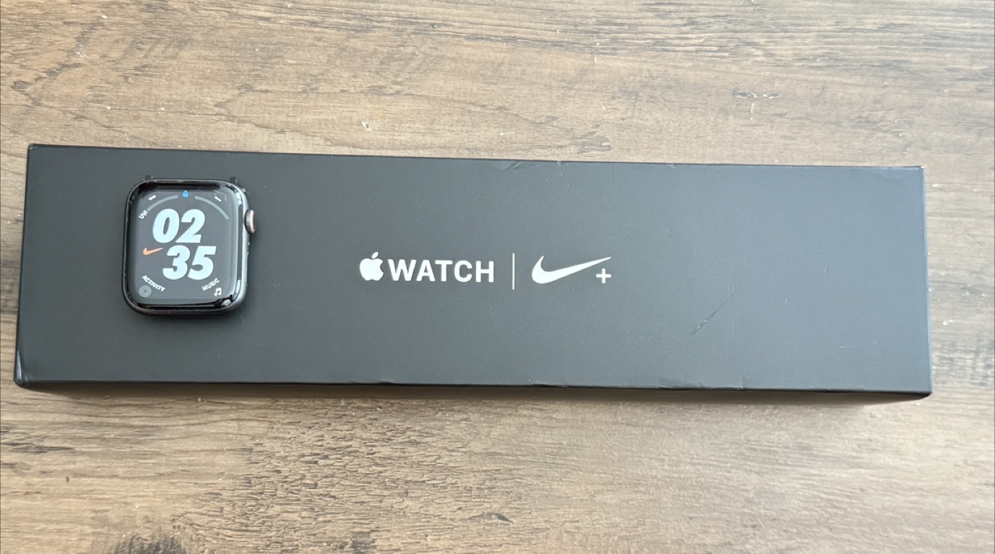 Apple Watch Nike Edition series 4  44 mm