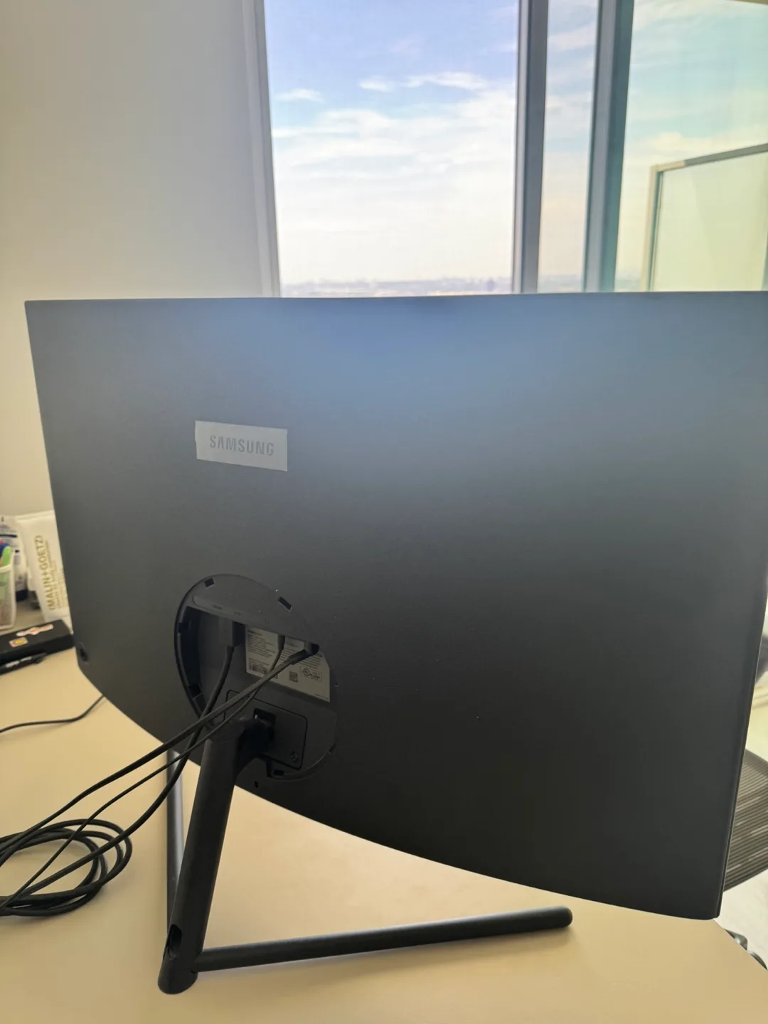 Samsung 32" 4K Ultra HD 60Hz 4ms GTG Curved VA LED Monitor image indicator(2)