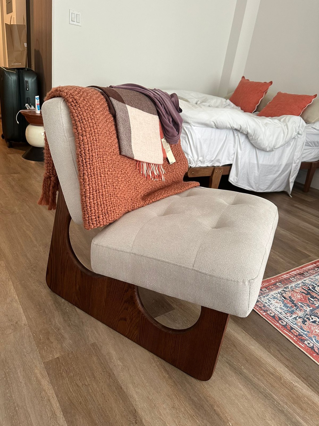 Off White Accent Chair - Solid Oak
