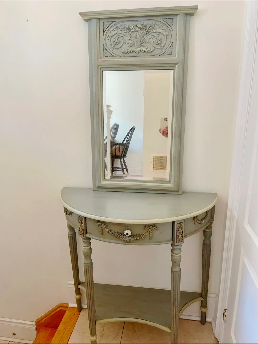 French Style Entryway Table with Mirror thumbnail