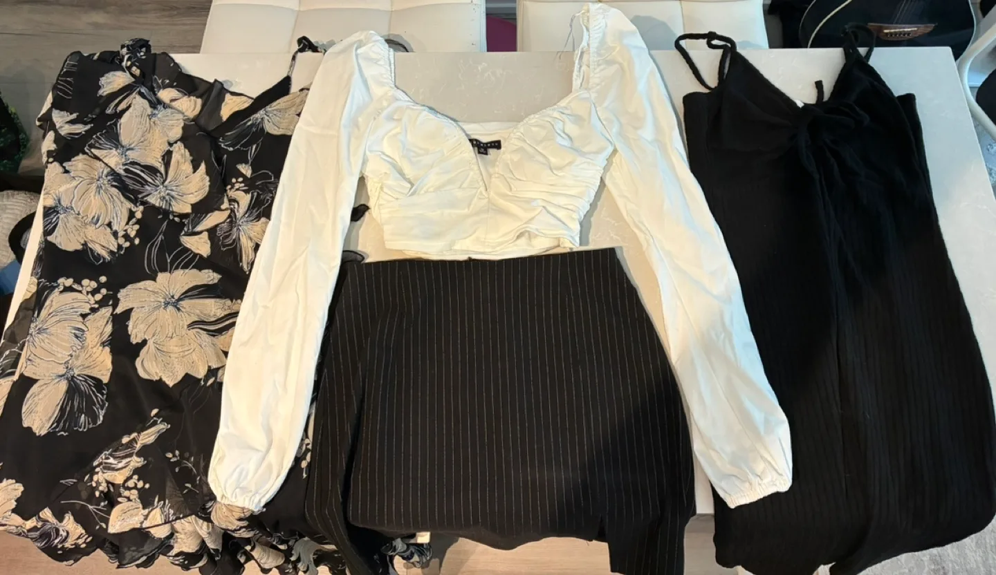 FREE women’s fancy clothing (size S) thumbnail