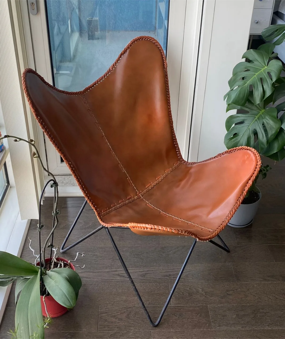 Leather Butterfly Chair thumbnail