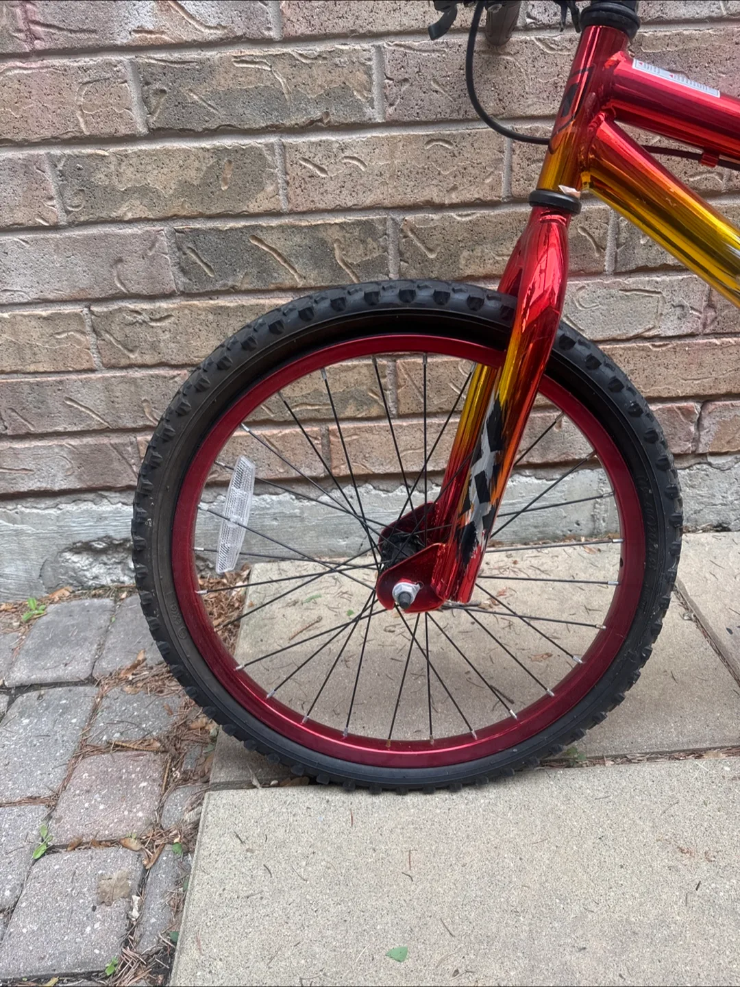 Movelo Kids' Bike - Red and Gold image indicator(2)