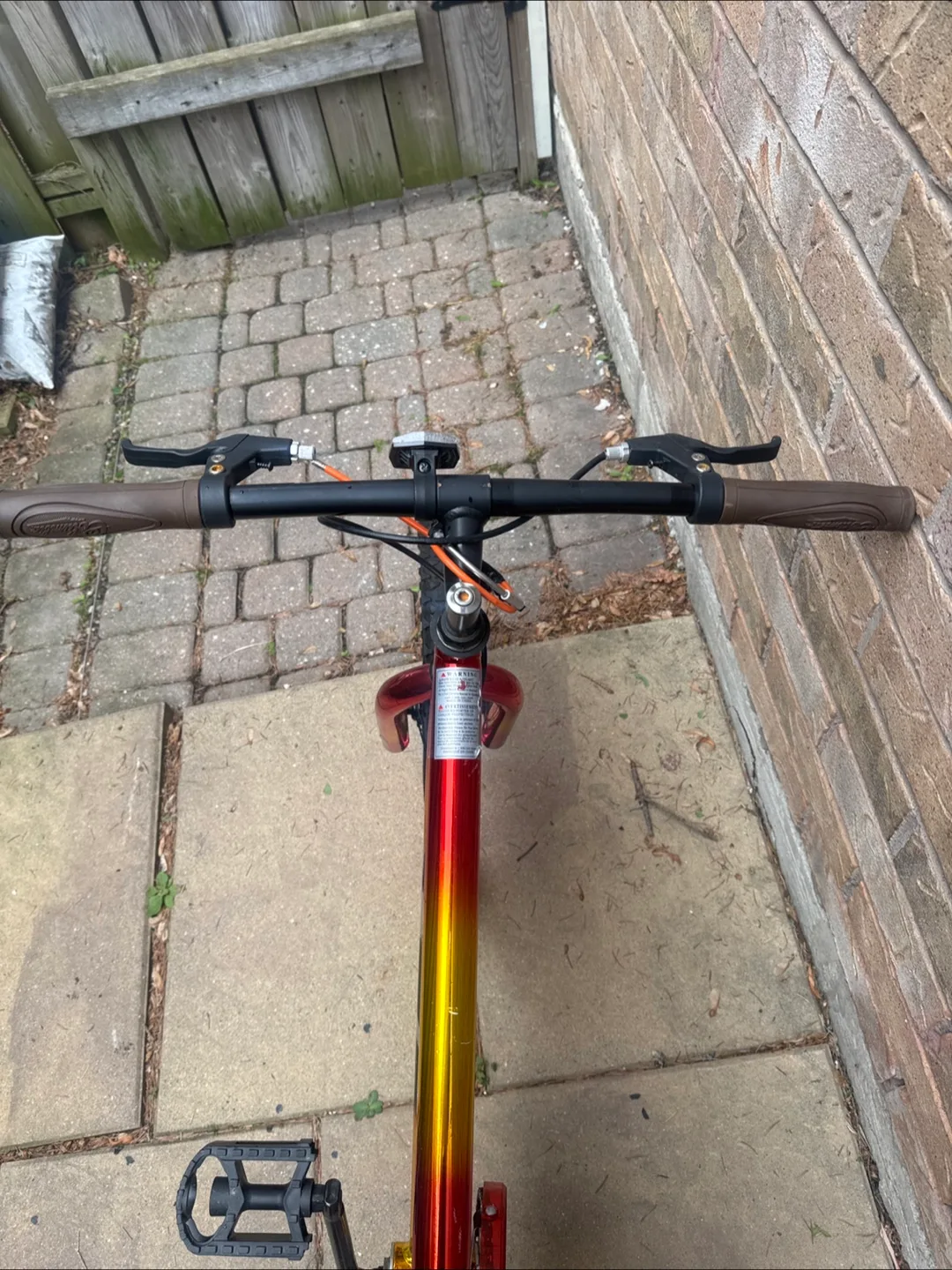 Movelo Kids' Bike - Red and Gold image indicator(4)