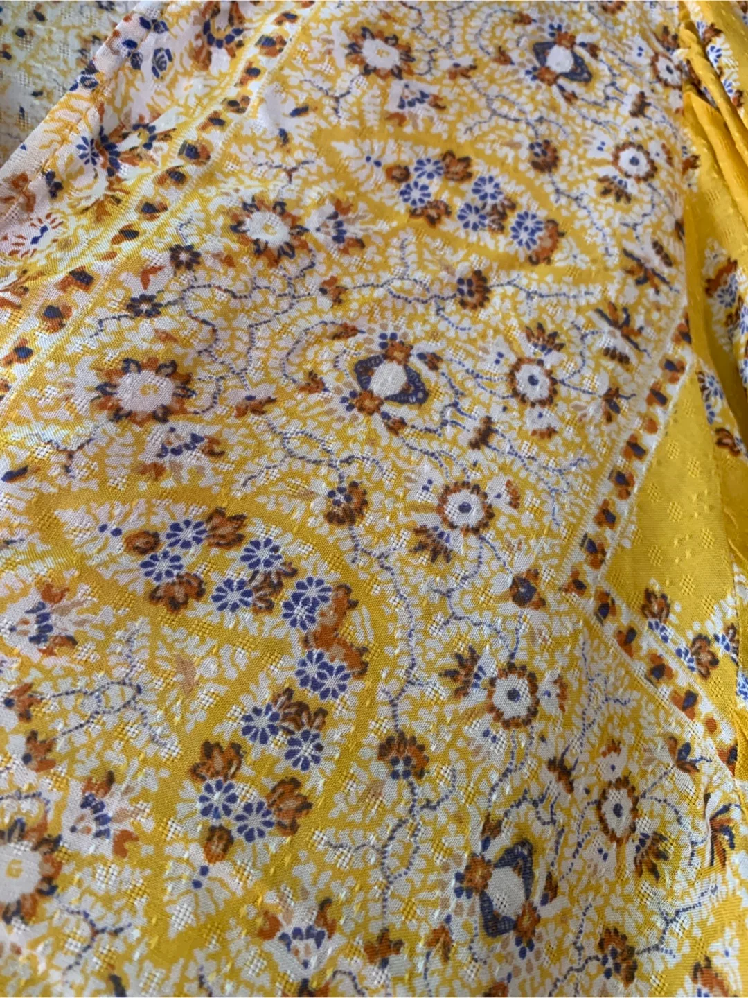 BNWT Rose & Olive Yellow Floral Blouse image indicator(6)