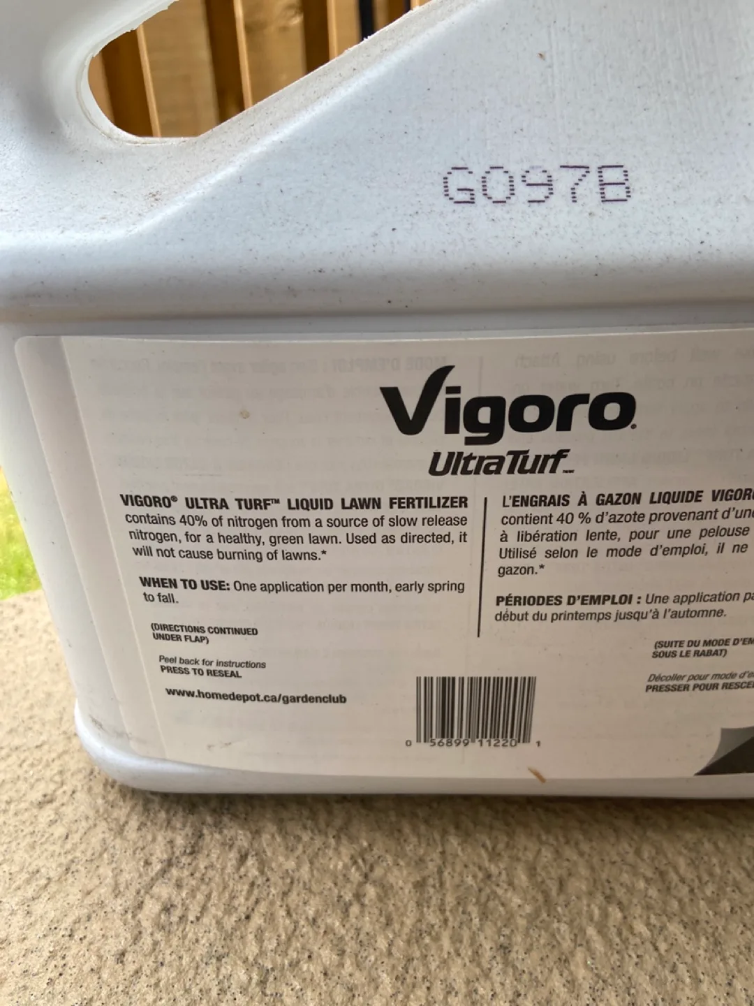 Vigoro Ultra Turf Liquid fertilizer. Sold. image indicator(2)