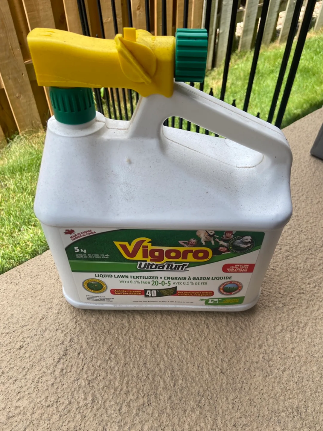 Vigoro Ultra Turf Liquid fertilizer. Sold. thumbnail