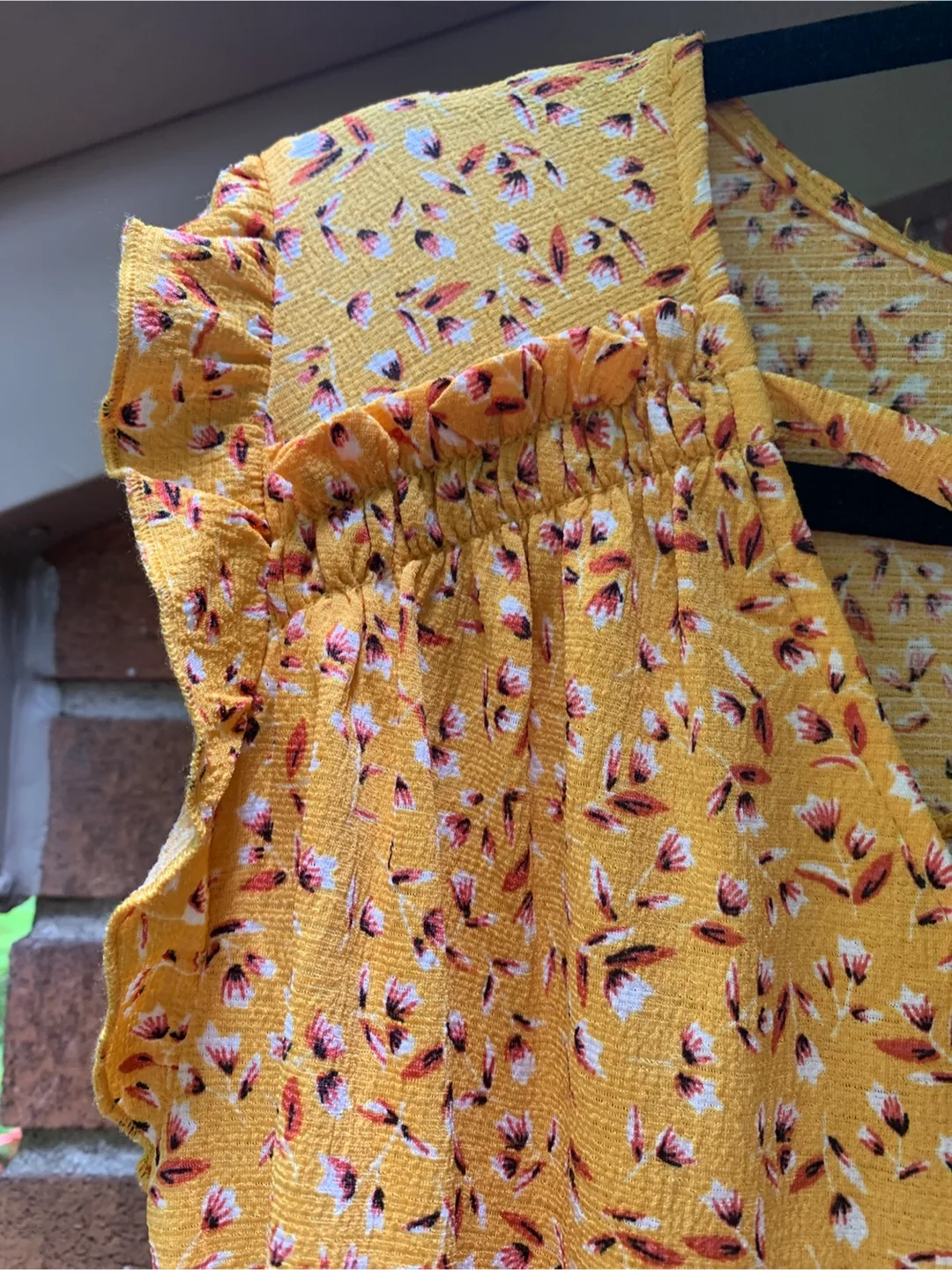 Melloday Yellow Floral Sleeveless Blouse image indicator(4)