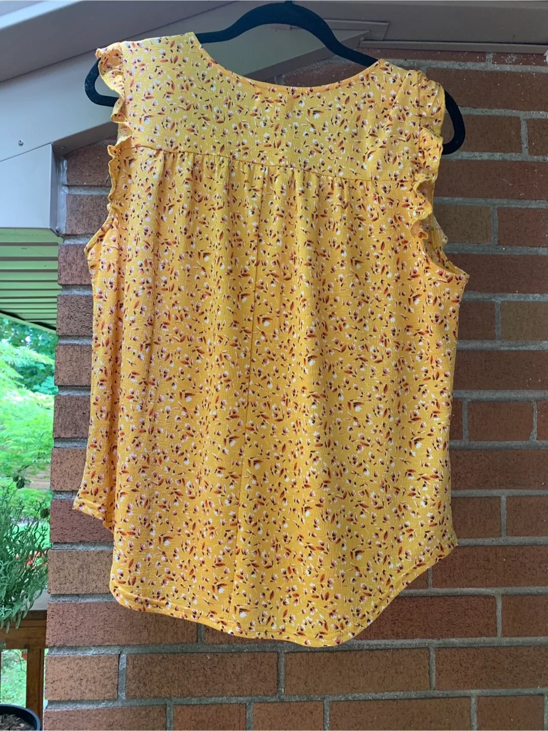 Melloday Yellow Floral Sleeveless Blouse image indicator(6)