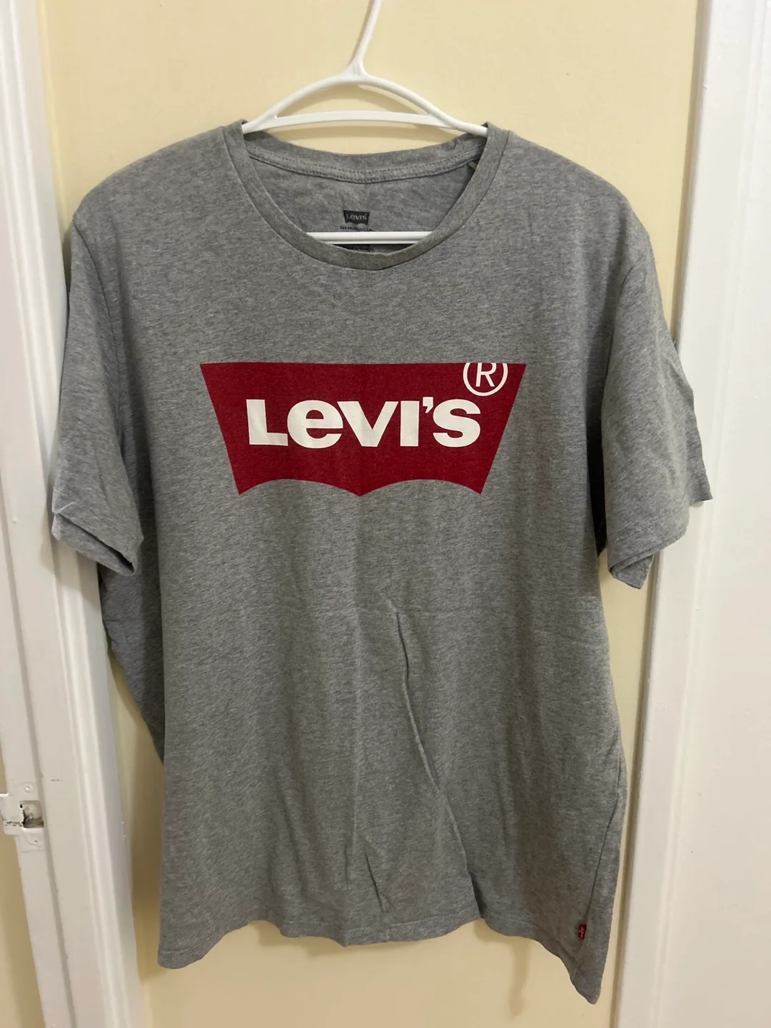 Levi's Standard Grey T-Shirt - Size L thumbnail