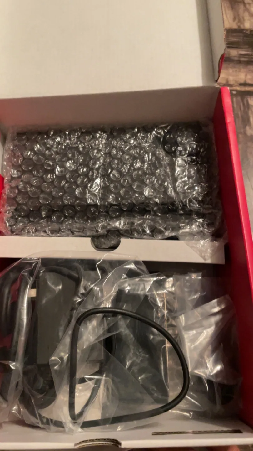New Nintendo Switch OLED Model - Box Included! image indicator(3)