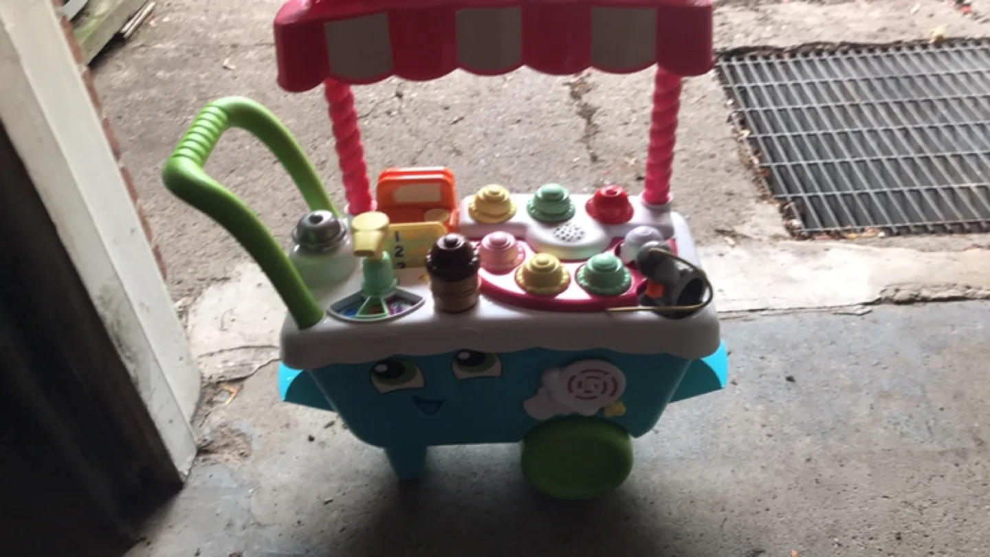 LeapFrog Scoop & Learn Ice Cream Cart thumbnail