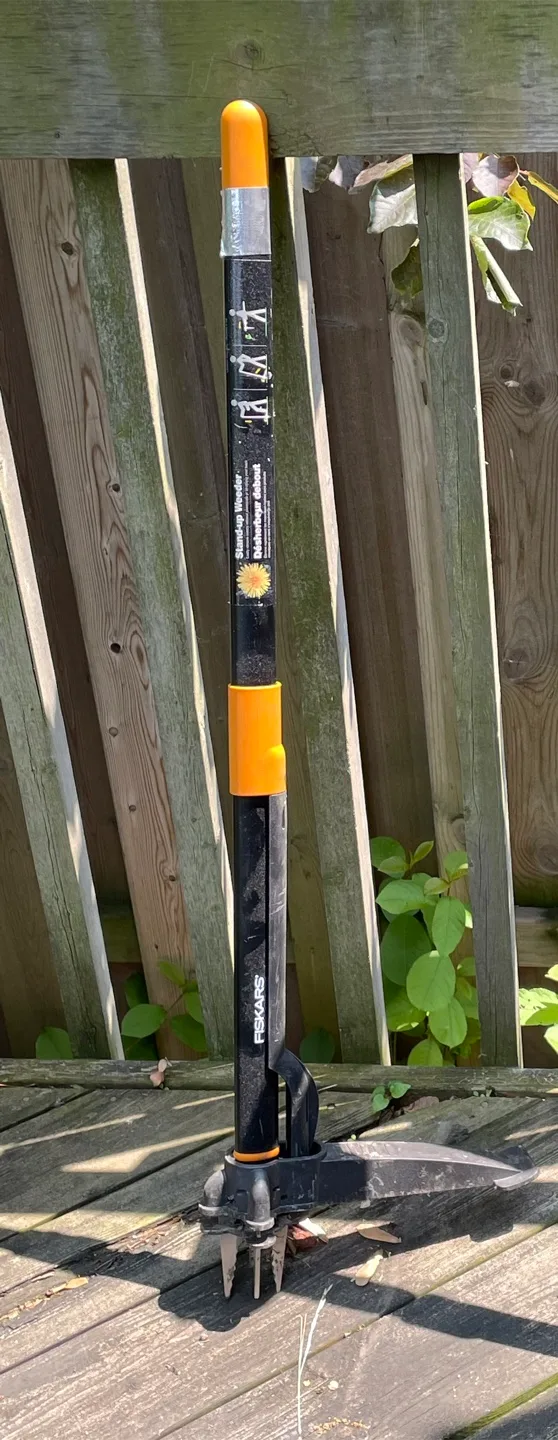 Fiskars Stand Up Weed Remover - Longbranch area thumbnail