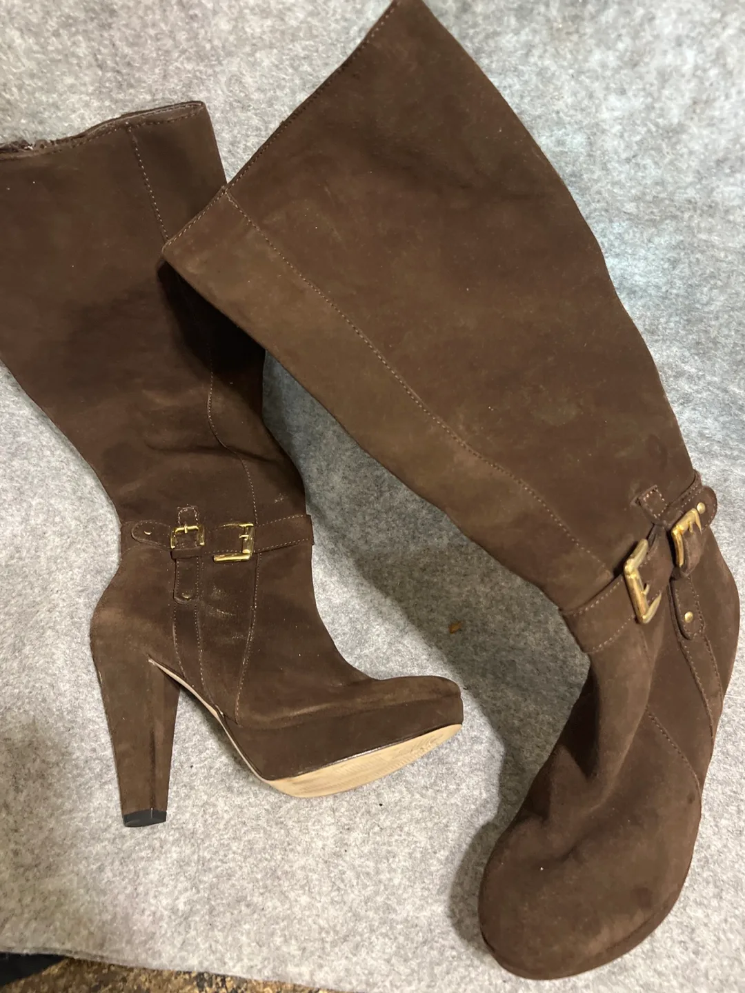 Gilio Brown Suede Knee High Boots - Size 6 image indicator(2)