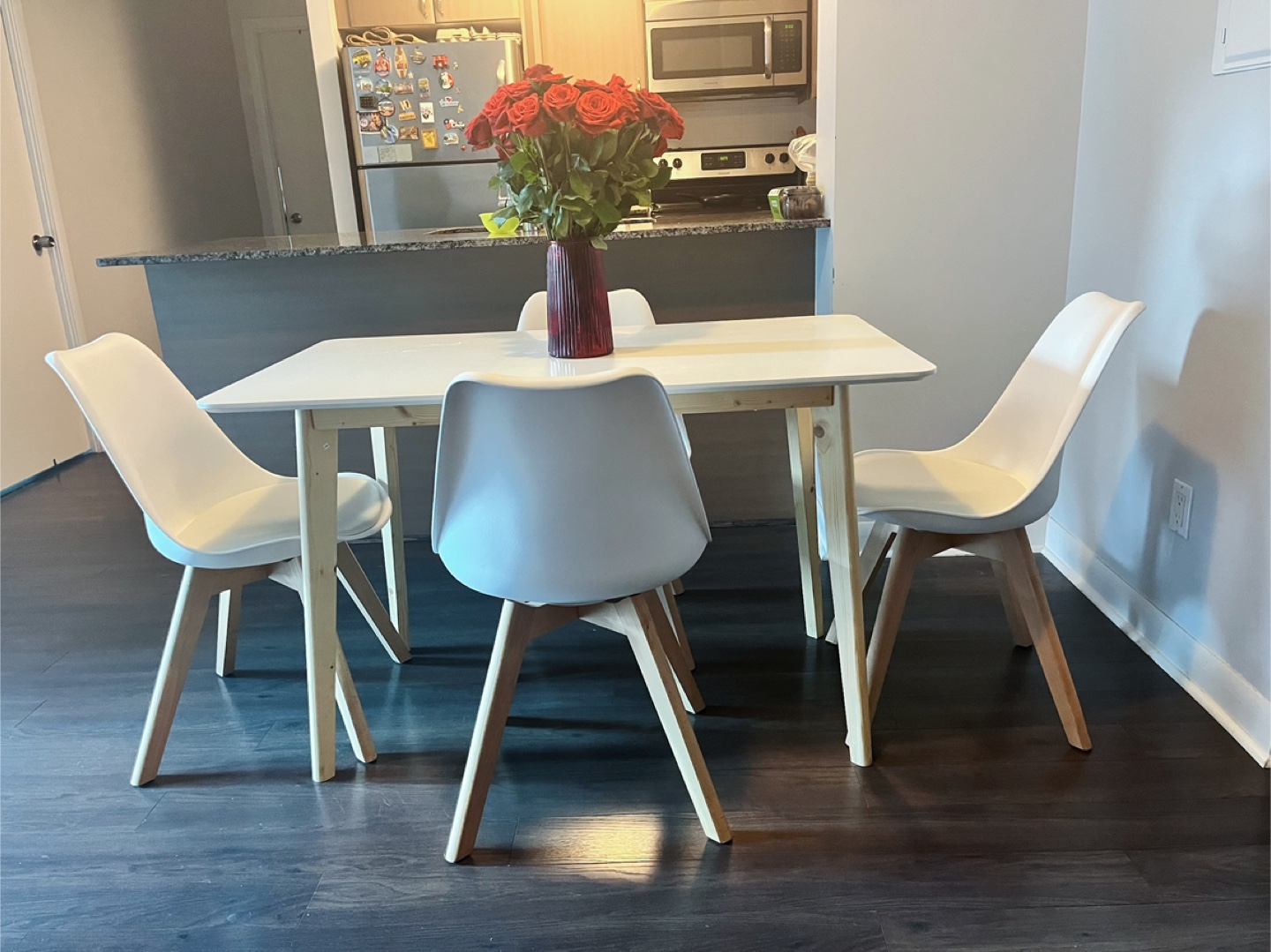 White Dining Table with 4 chairs - photo 4