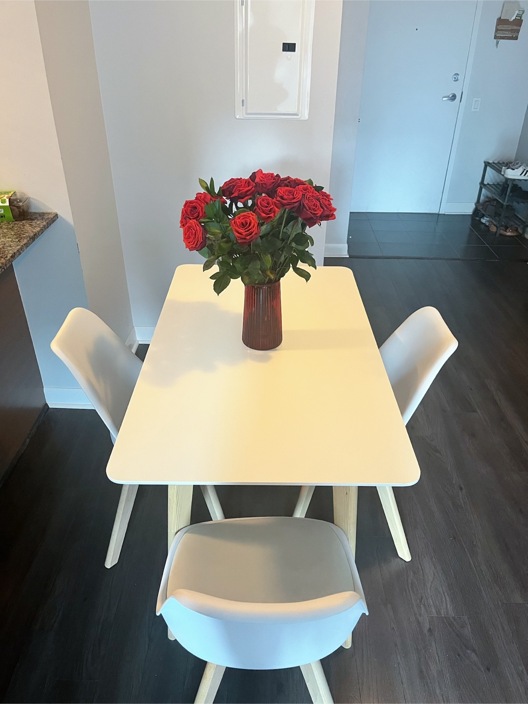 White Dining Table with 4 chairs - photo 2