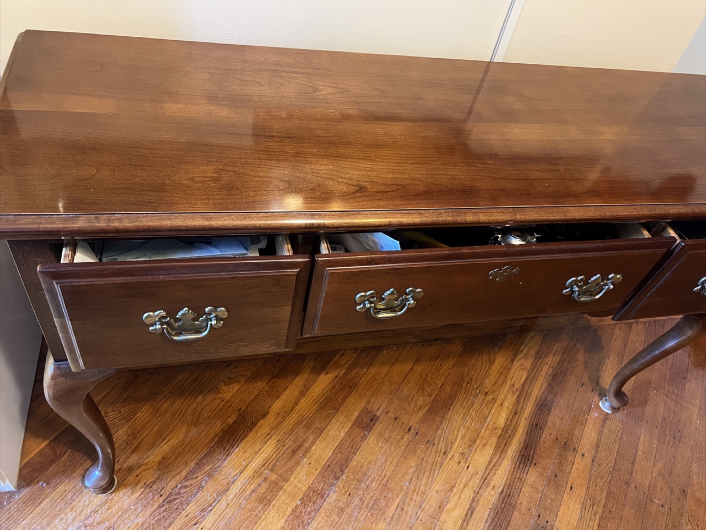 Lexington Queen Anne Server Sideboard Buffet - photo 3