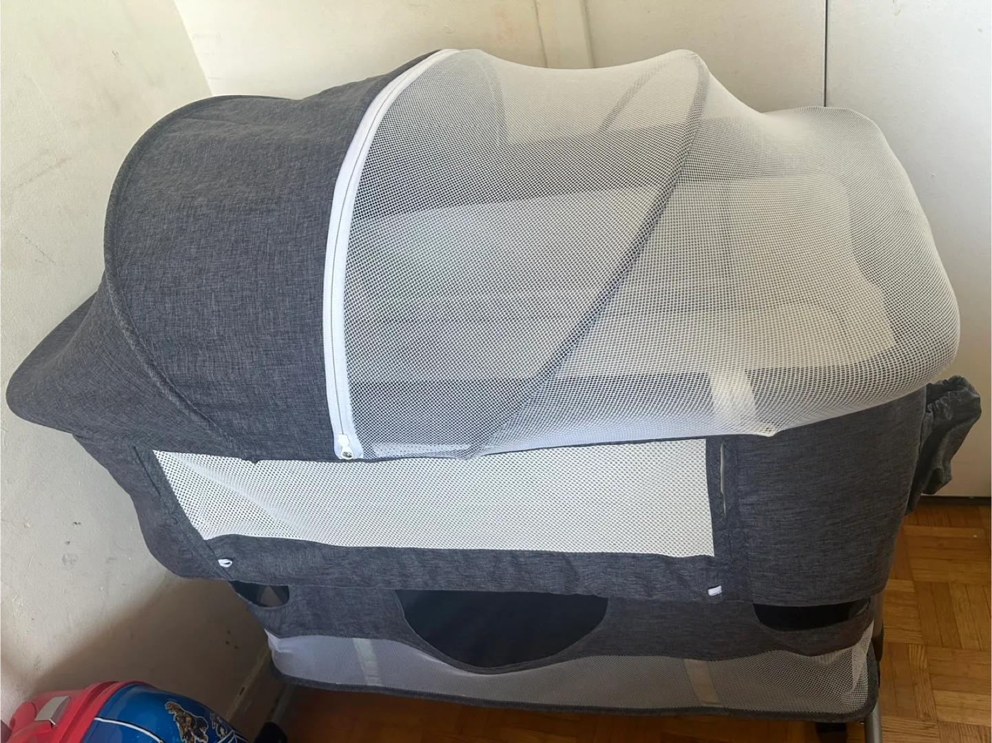 3-in-1 Convertible Bedside Sleeper Crib image indicator(6)