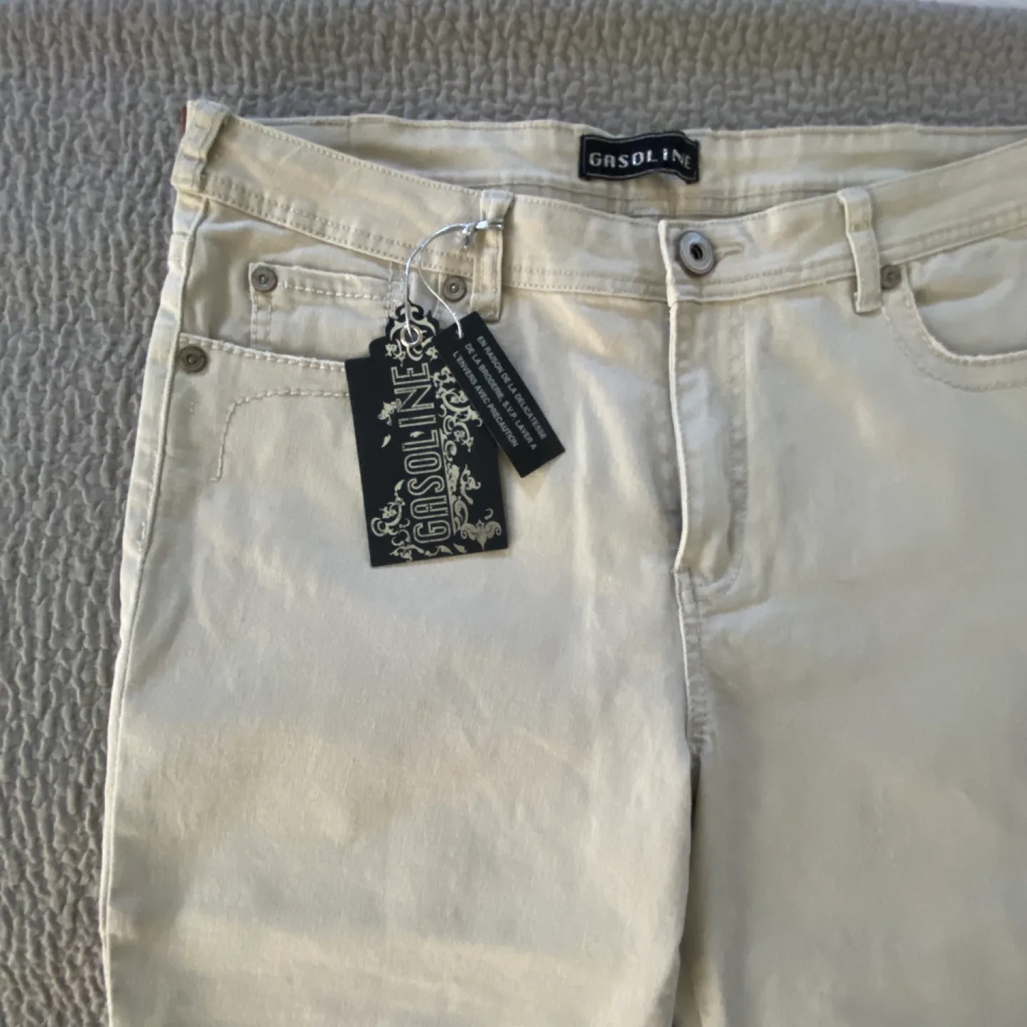 New Size 14 -Gasoline Capri Pant image indicator(4)