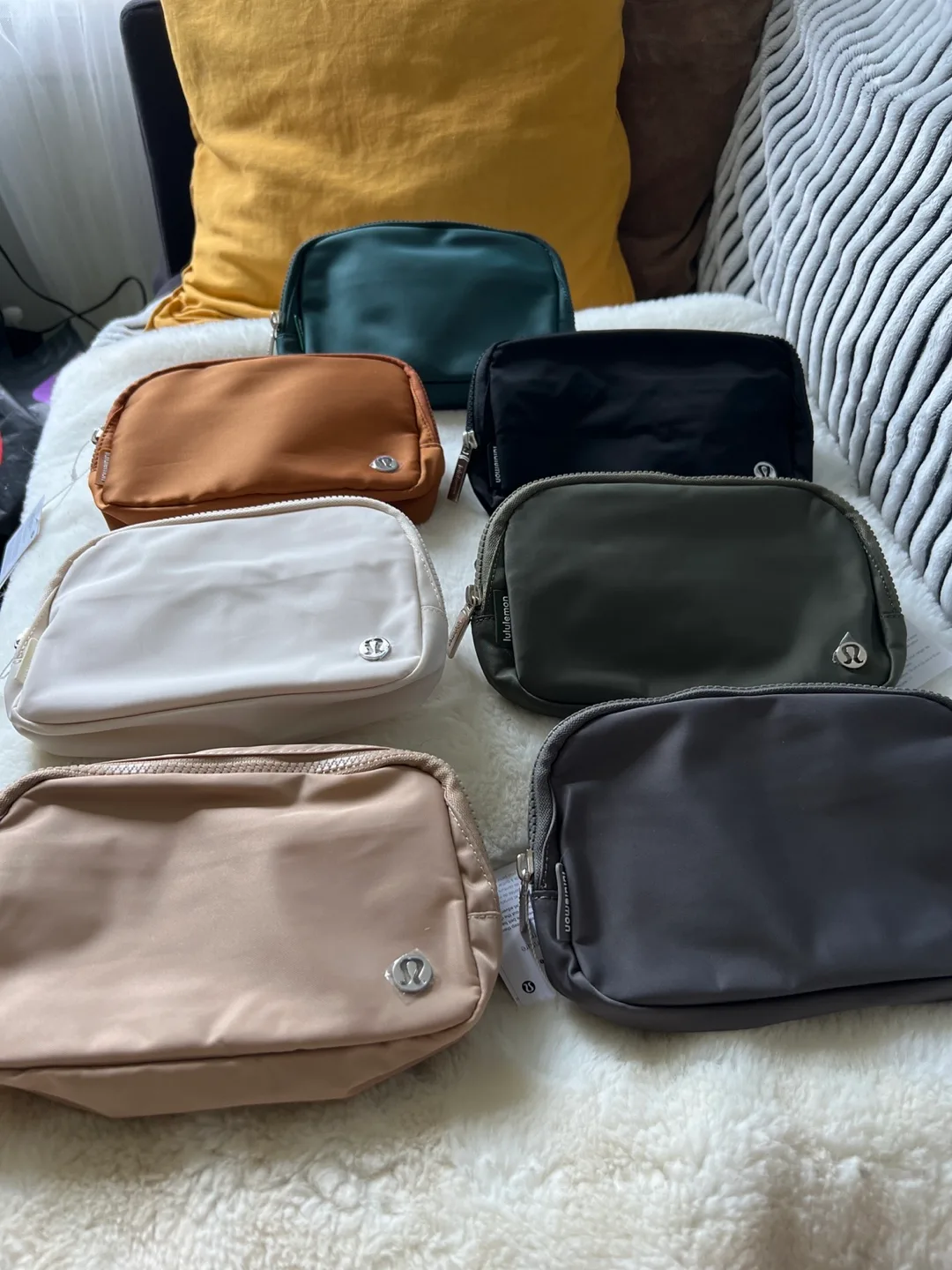 Lululemon EBB (Everywhere Belt Bag) thumbnail