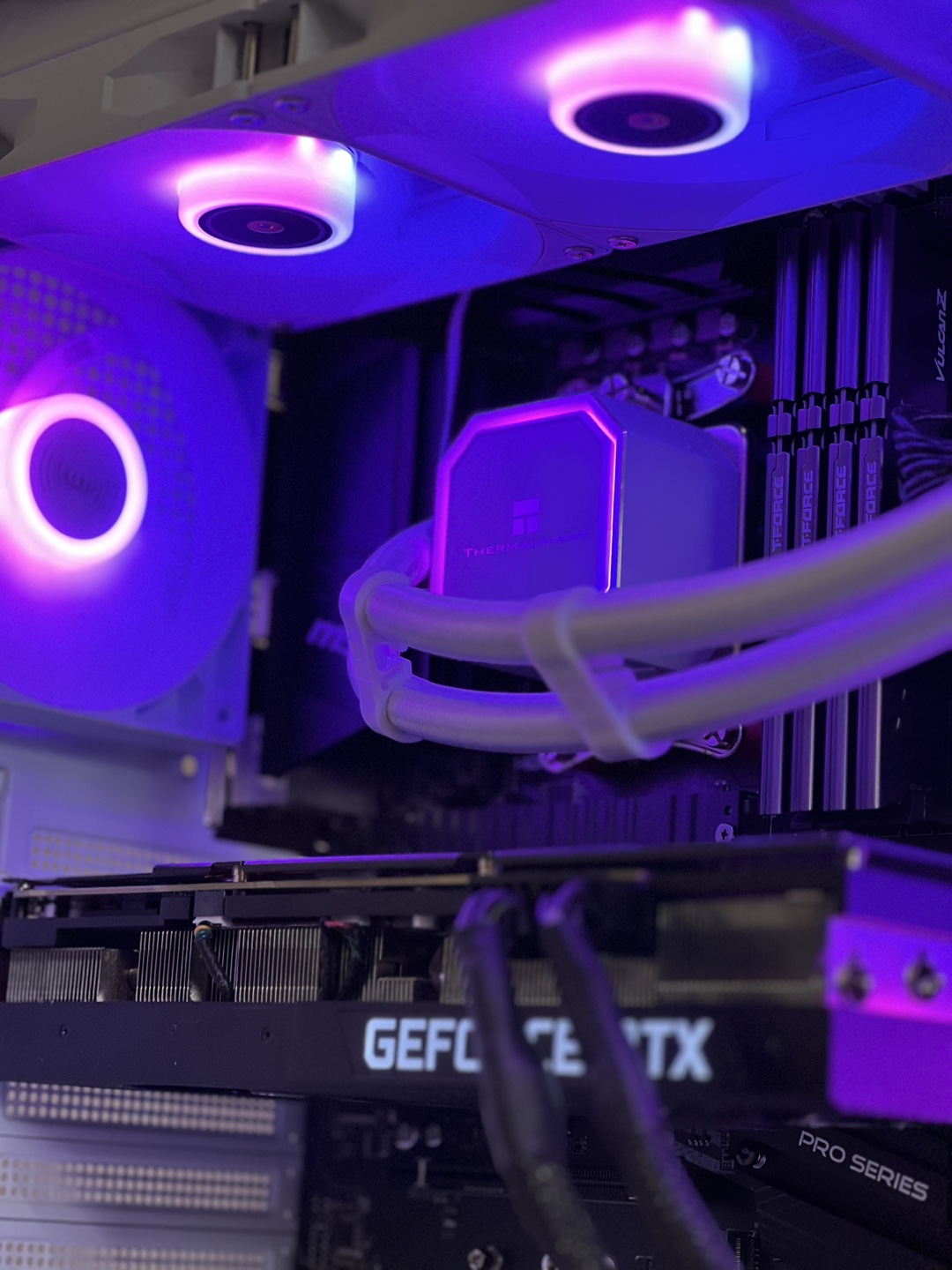 RTX 3080 Gaming PC - Ryzen 7 5700X - 32GB RAM - 1TB SSD - photo 2