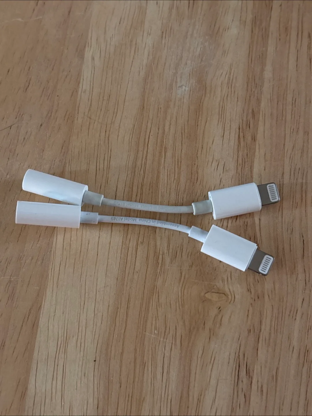 Apple Lightning to USB Cable - Model A1749 thumbnail